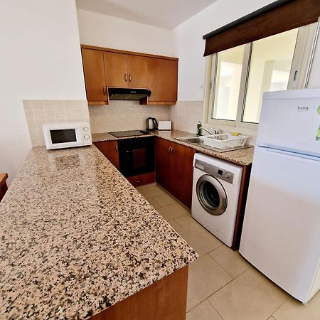 C5 Vanessa Poolside Apartment Pegeia Exterior foto