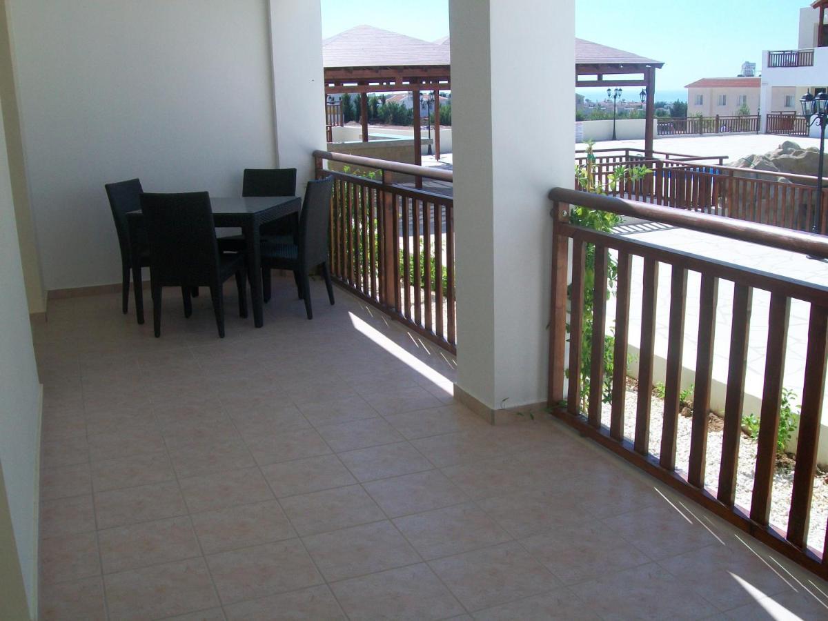 C5 Vanessa Poolside Apartment Pegeia Exterior foto